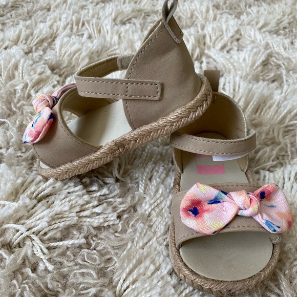 Carter’s baby sandals - Picture 7 of 8